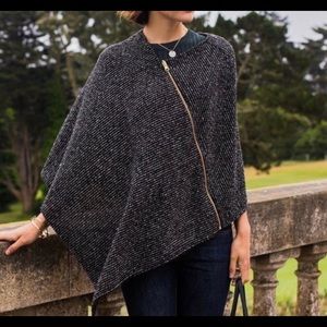 Betabrand zip front travel poncho